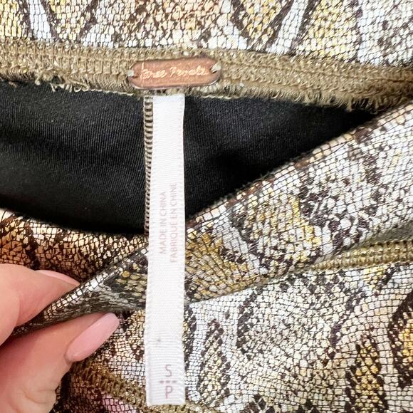 NWOT Free People‎ Gold Rio Snakeskin Vegan Leather Pants Small - Picture 9 of 10